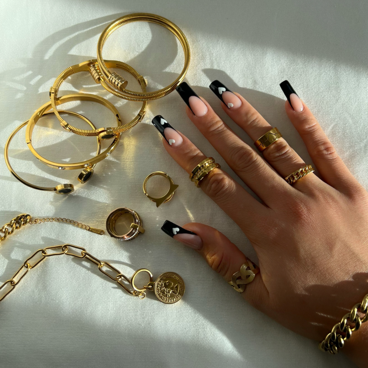 Noor. - Minimalist Arabic Jewellery from Qatar